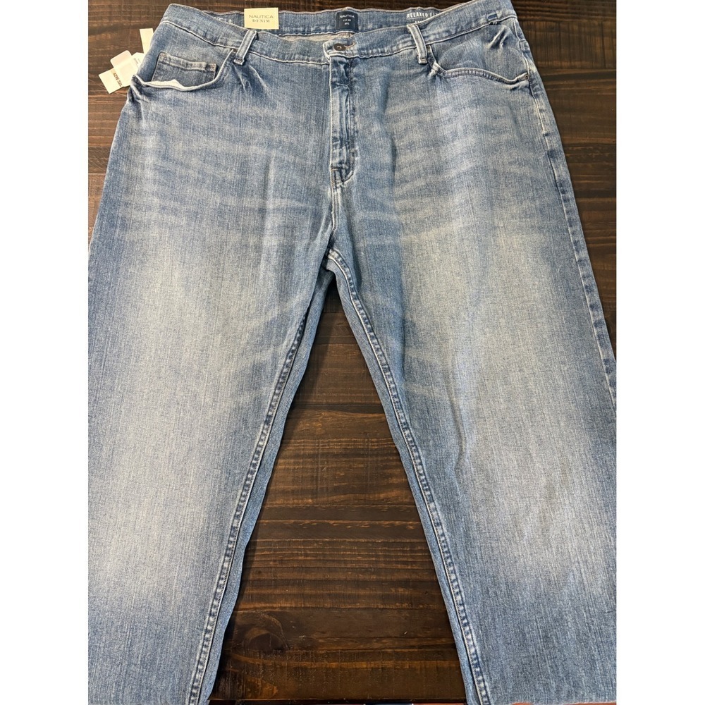 Nautica Denim Mens Relaxed Fit Stretch Jeans Light Wash Blue 42x32 NWT